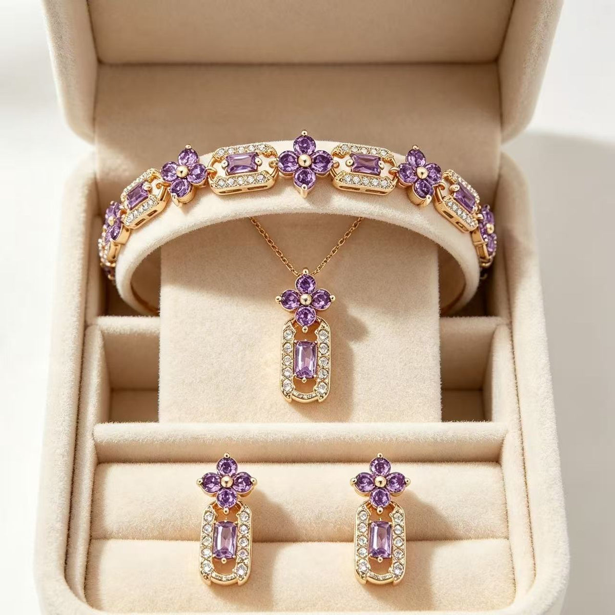 Joyería totalmente engastada en morado
